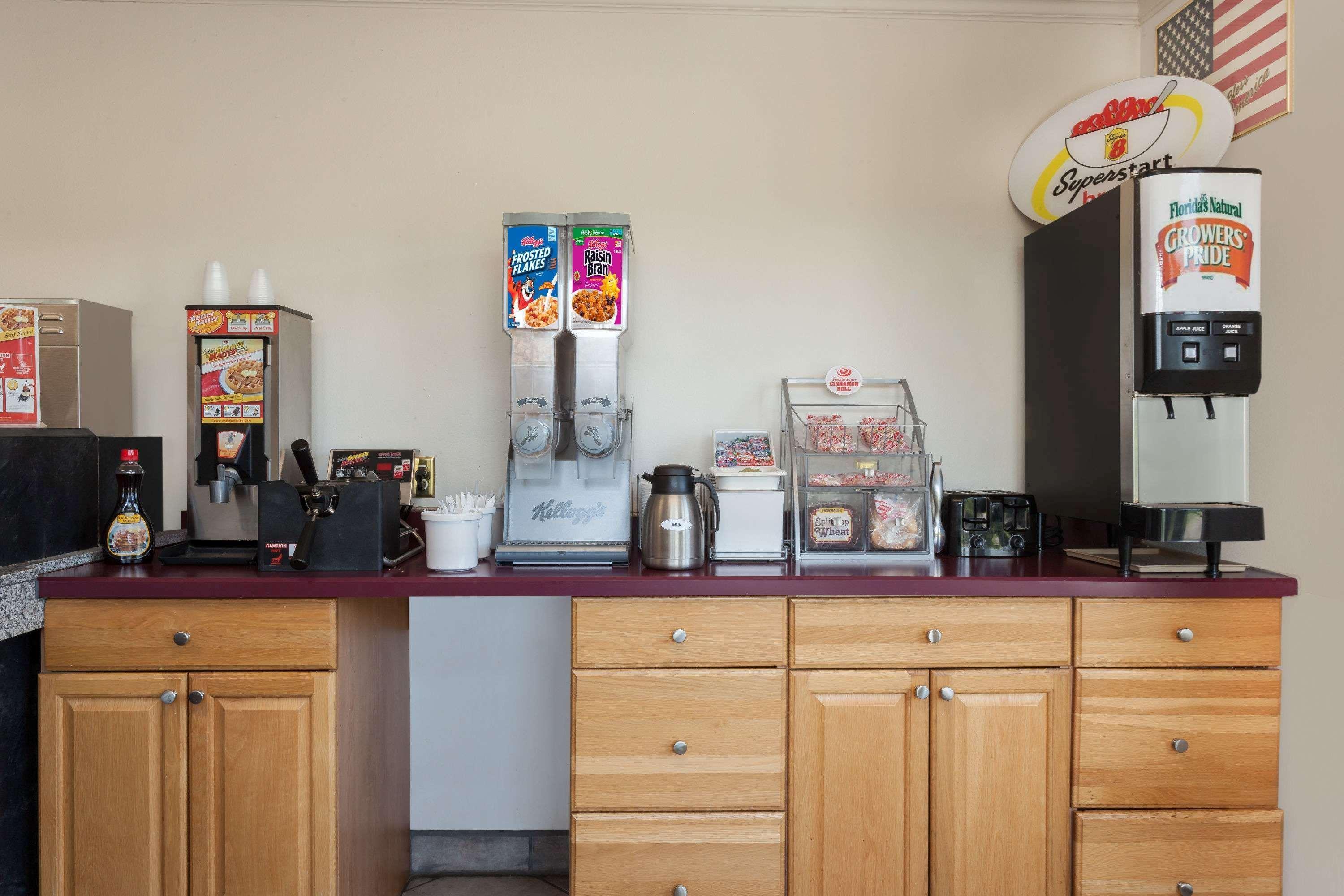 Super 8 By Wyndham Harrisburg Hershey West Luaran gambar